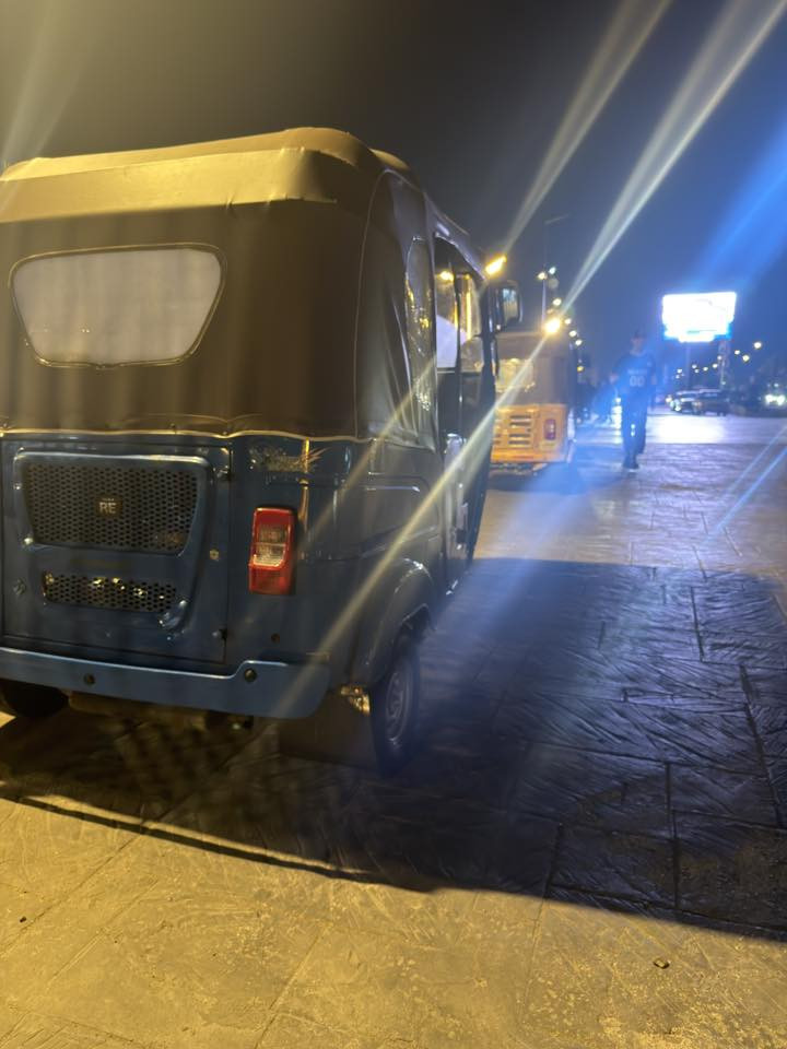 السلام عليكم تكتك ٢١ رقم بغداد إنكليزي بيها ملاحضات كهربائيات كامله مكاني بغداد مدينه الصدر***********
