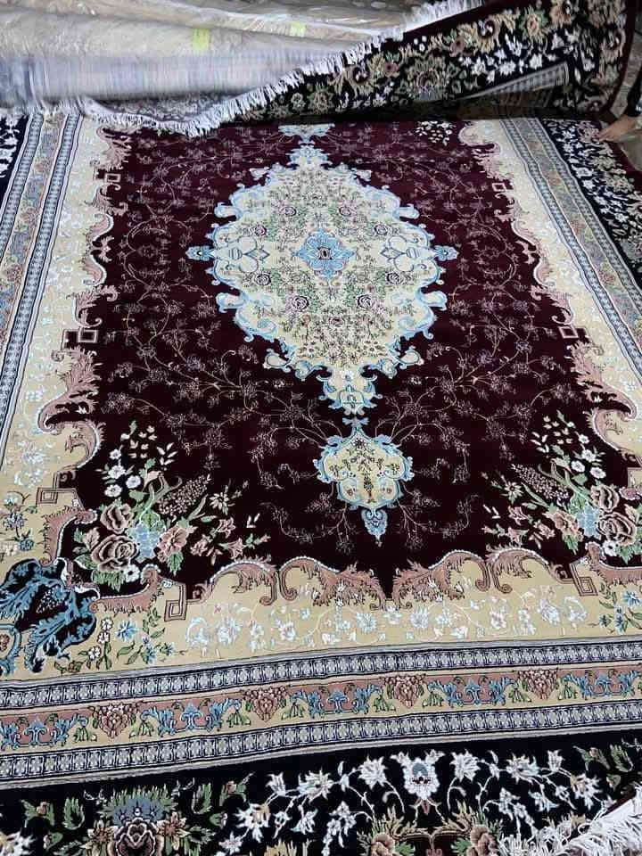 يوجد لدينه زوالي كاشان الاصلي مال العتبه🇮🇷🇮🇷
كل القياسات  الاسعار من 150الي 300
العنوان كربلاء حي العامل مقابل متنزه العبير داخل الفرع 2
رقم التلفون ***********📞***********
