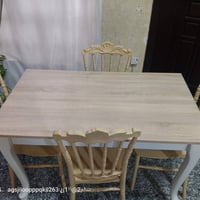 ميز طعاام 4كراسي نضيف جدا  سعر 90الف الغزاليه  07871548662