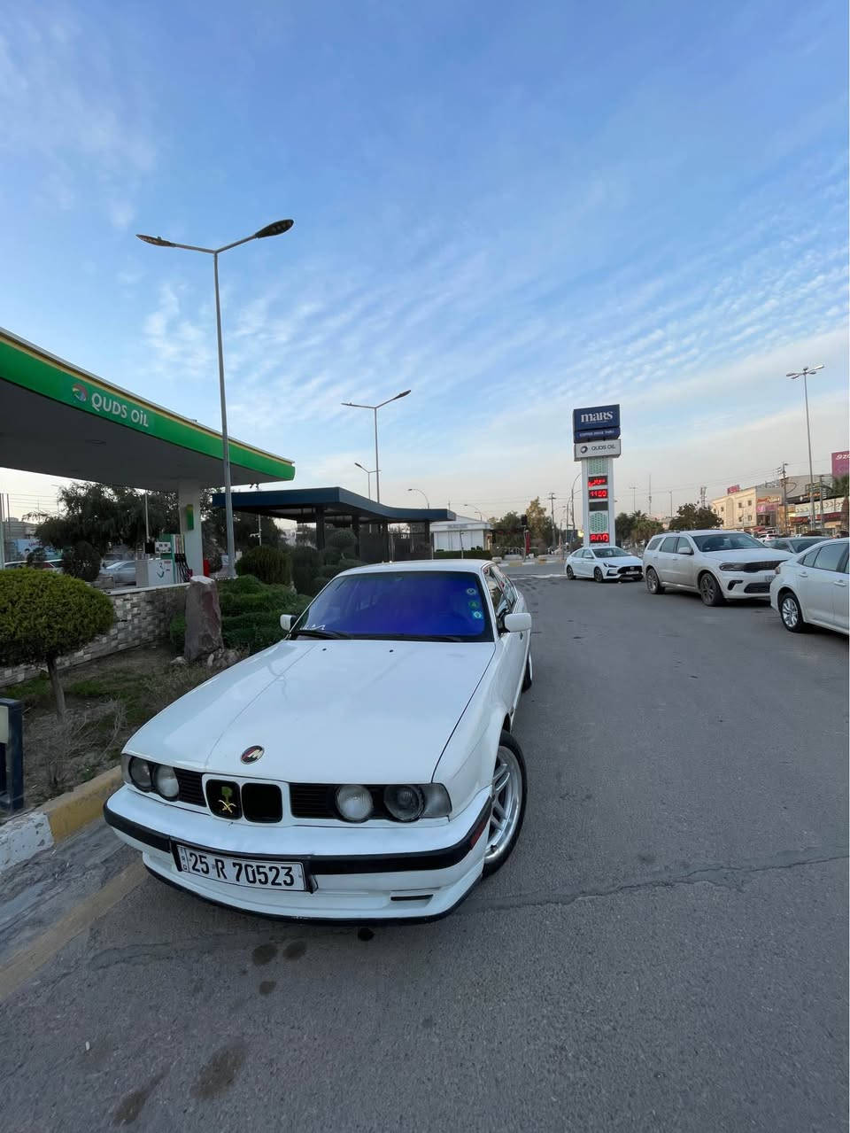 سلام عليكم للبيع bmw٥٢٠كير عادي موديل ١٩٩٢ عليها كت كامل m ويالة m توسايز سيارة بدون ضرر ٣قطع صبغ  بريك abs محرك كبس دجتال رقم كركوك سنوية لل٢٠٢٨ بطاقة بانزين شوي الكشن تعبان الداخل نظيف اي استفسار اتصل ممتواجد عل انترنيت ***********
او *********** كركوك, العراق
