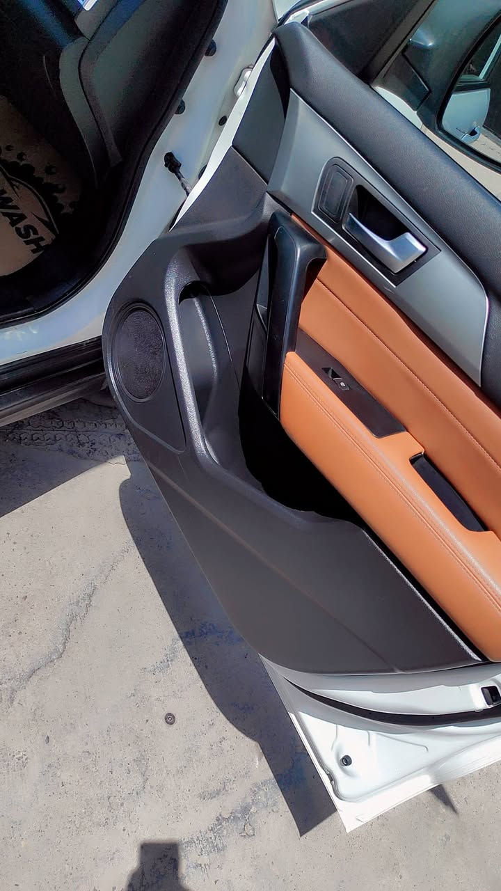 🚗✨ نظافة توب.. وبأقوى الأسعار! 🧺✨
تريد سيارتك ترجع وكالة وزوالي بيتك تلمع لمع؟ احنا بخدمتك!
### 🛠️ خدماتنا:
 غسيل وتلميع السيارات (داخلي وخارجي وعناية كاملة بالكشنات والفرش).
 غسيل وتعقيم الزوالي والموكيت بأحدث الأجهزة وأقوى المنظفات.
### 💰 ليش تختارنا؟
لأن جمعنا بين الشغل النظيف والمعدّل.. وبين الأسعار التنافسية اللي ما تصير اثنين ! جودة تبيض الوجه وسعر يناسب جيبك
📞 للحجز والاستفسار السريع: [***********]
📍 موقعنا: [السليمانية_شارع شارجوان مقابل فندق شارجوان _ محل (BAGZADA) ]
