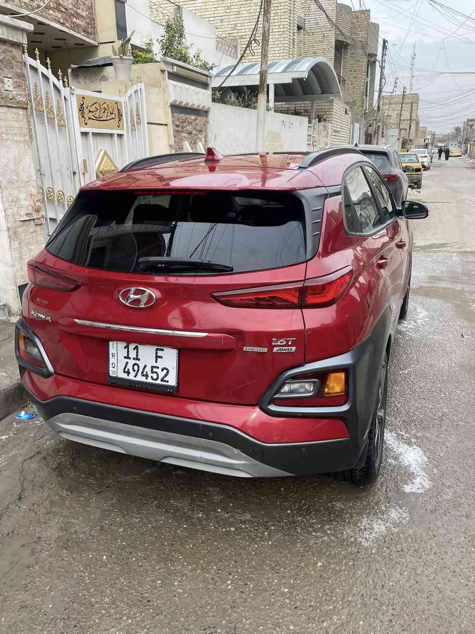 السلام عليكم 
كونا موديل 2020 
محرك 1600تيربو
فول مواصفات للاخير 
ماشيه 24 ميل 
بسمي السياره 
بيهة جاملغ وبنيد وباب خلفي جهة السايق وراشين باب السايق كلير فقط 
السيارة نضيفة كلش 
داخله جلد 
تدفئة كشنات 
داتا شو 
فتحة سقف 
فور ويل 
مكاني بغداد الاعلام
***********
