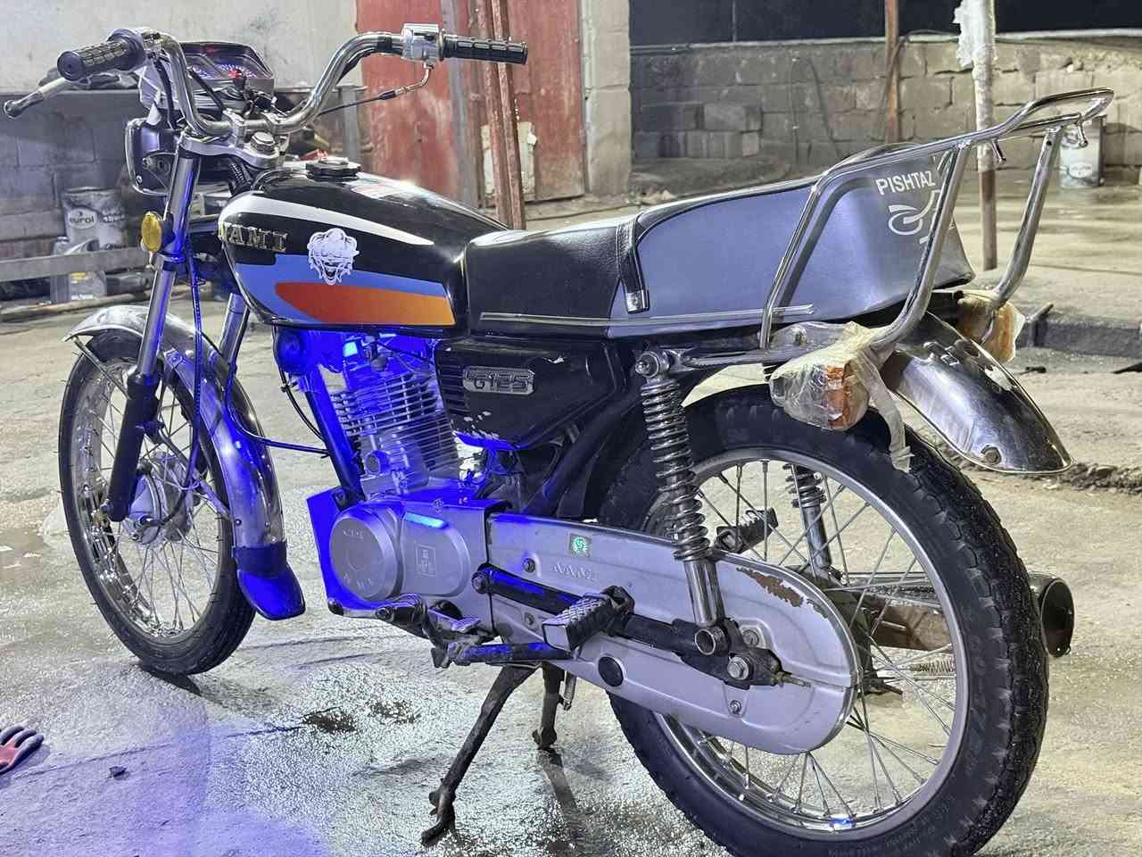 دراجة نامة للبيع
مكينة امتياز مامفتوحة مكفولة والدراجة حلوة مامتعوبة ذابلها ويلات جدد ضفيرة جديدة عينة شغالة لايتات شغالة السعر ٧٥٠ 
الرقم *********** خور الزبير
