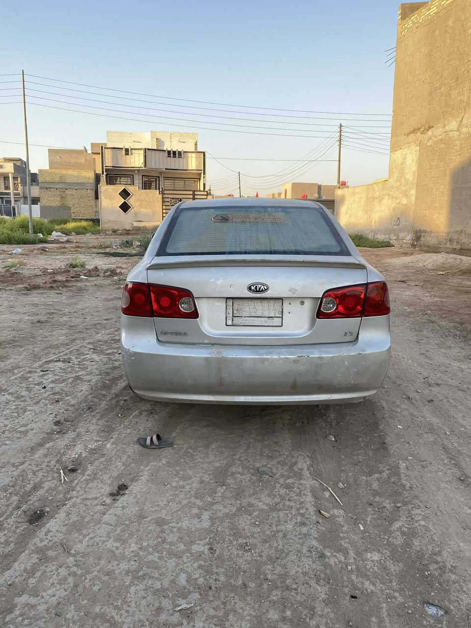 يالله السلام عليكم للبيع سياره اوبتيمه موديل 2007رقم بغداد شرط التحويل السيارة وارد امريكي2400 صبغ حزام  جماليه اثر جراد السيارة كير ومكينه مكفولات كهربائيات كله شغال وجاهز تبريد ثلج صدر جديد سياره جاهزة من كلشي ماتصرف عليه الف دينار شرط مكان السياره واسط الزبيديه لاستفسار اتصال على الرقم التالي *********** السعر 78وبيه مجال للطيبين

