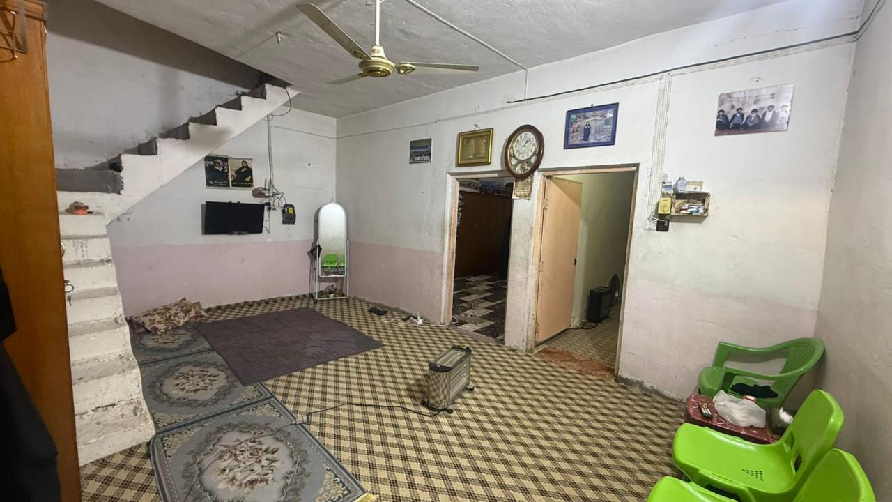 الدار للبيع 
المساحة 125م طابق واحد يحتوي على غرفة ومطبخ وصالة واستقبال وهول وكليدور وصحيات داخلية وخارجية
للاستفسار الاتصال :
***********
***********
النعمانية ـ حي الشهداء ـ قرب اسواق ابو فراس
