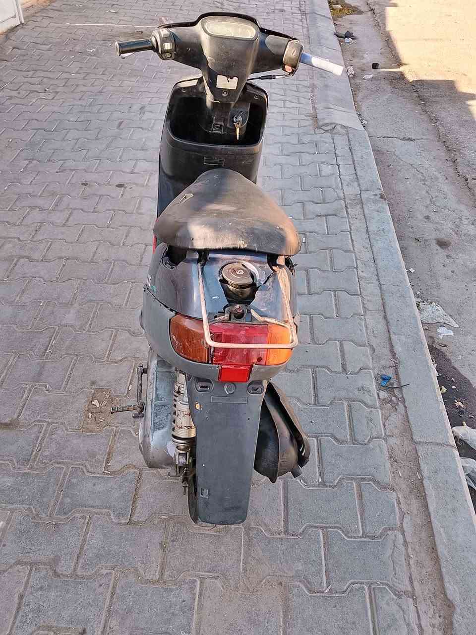 سلام عليكم للبيع دراجه بطه مكينه جديده كهربائيات كله شغاله شلعه ومعدل هندر واحد شغل وطلع وين ما يعجبك سعر 180 وبيه مجال مكاني بكربلاء رقم الهاتف ***********     رقم الواتساب ***********
