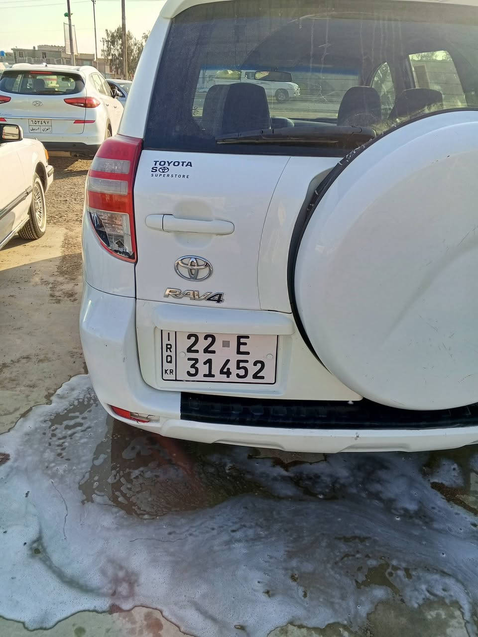 سلام عليكم للبيع تويوتا RAV4 موديل 2011 وارد امريكي  بيه قطعتين السياره جاهزه من كلشي كير محرك تخم تاير حداديه جاهزه من كلشي تادفئه تبريد رقم اربيل رقم جديد سنويه جديده السياره تحويل ثاني يوم  معروضه ب 137 وبيه مجال  مكان السياره واسط العزيزيه  الخاص مغلغ رقم صاحب السياره ***********
