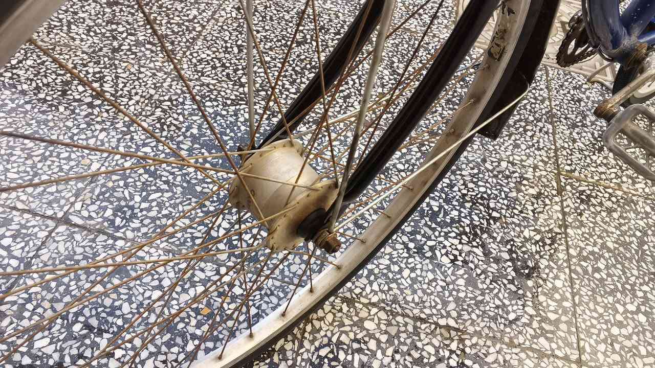 السلام عليكم
بناتي حجم 26 نضيف ياباني شغال كامل  
السعر 75 مكاني بغداد المشتل
واتساب ***********
