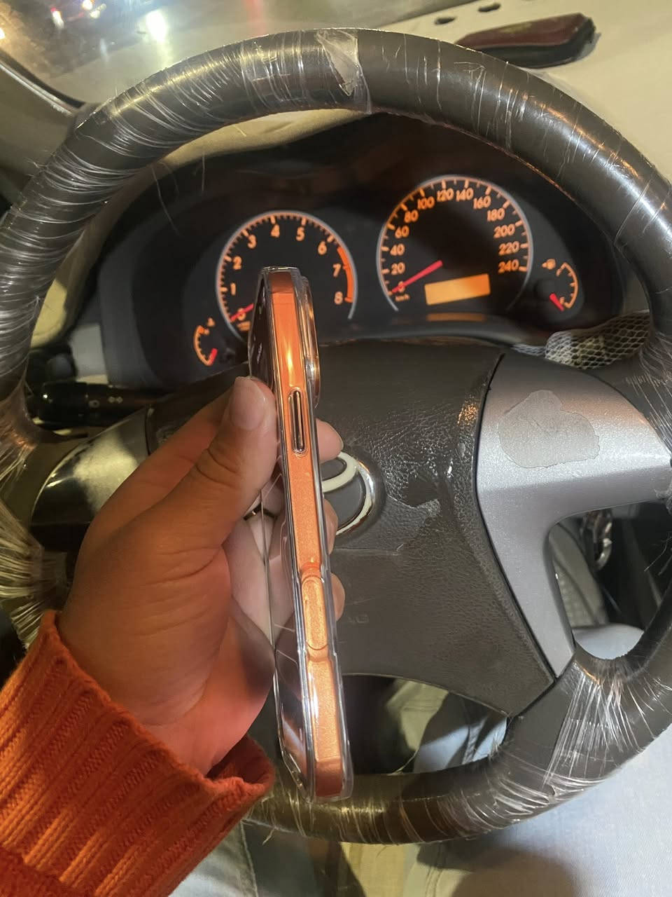 ‏ئایفۆن ١٦ پرۆ ماکس ٢٥٦ گیگا باتری ١٠٠ یەک سیم
ئيسيم.رةنكي .رةش .بةشةرت هيج كيشةي نية .مالي دوستة.شوختي نية .باتري .شاشةي .كاميراي كوراوة .بةئةسلي بةشةرتي ئةوةي ئةسلي بيت هيج كيشةي  نةبي .موبايلةكة زوو باك و بيكيشةية.بارةي ئايفون ١٤يةكة.
سعر٦٨٠دولار .موشتةري نيت سةرمان مةئيشينة
شوين سليماني.
فايبةر***********
ئاسيا.***********
