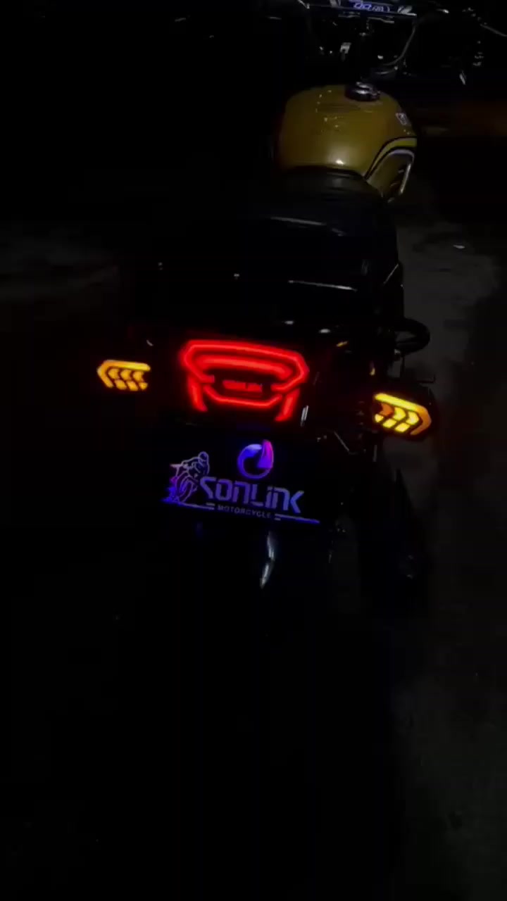 سلام عليكم سيفان 2024 دراجة درنفيس ممدود عليهة على البلاد ماشية 8  تالف بس نقص وقية مال زنجيل الباقي كلة شغال شخط مابيهة مكاني بغداد الحسينية مال راشدية رقم *********** بي وتساب السعر 725 وبيهة مجال
