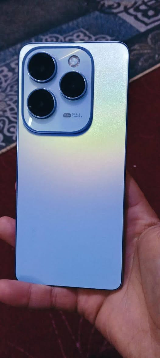 جهاز انفنكس هوت 40 برو للبيع
جهاز نضيف كلش صارلي شهرين من اشتريته وأريد ابيعه لأن محتاج فلوس الله شاهد

ذاكره 256
رام 16
بطارية 5000 شحن سريع جدا جدا 
معالج hello G99
يشغل 60 فريم ببجي بسلاسة تامة
مع كامره خلفية 108 ميكابكسل جيده جدا 
مع كامره امامية 32 ميكابكسل 
جهاز نضيف كلش الله شاهد 
مع الكارتونة مال جهاز مع شاحنة الاصليه مع الكفر الي يجي وي جهاز 

السعر 190 الف وبي مجال لأن محتاج فلوس 

تواصل واتساب ***********
