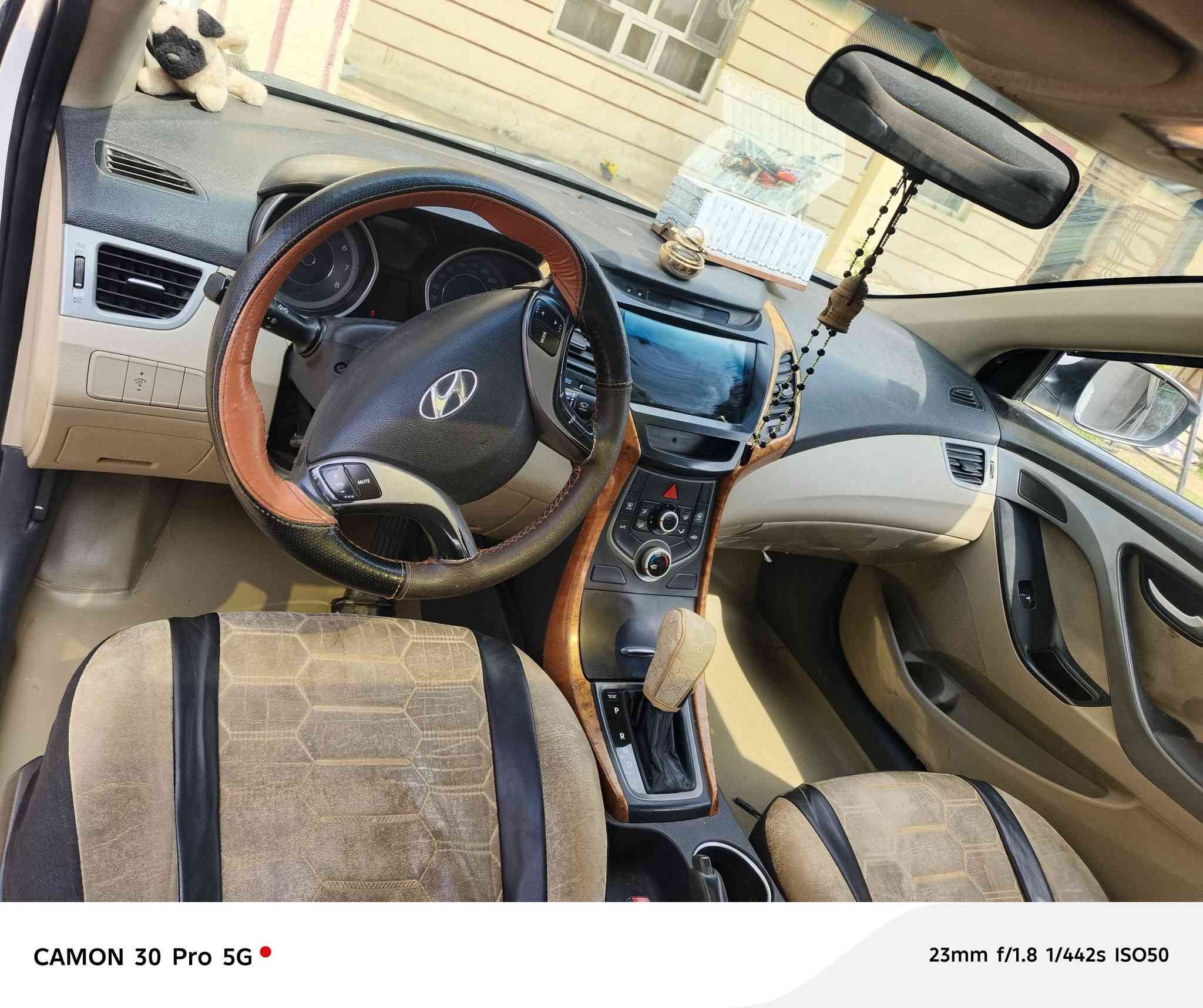 السلام عليكم
النتره موديل 2016 سياره جاهزه من كير ومكينه وتخم تاير كفاله عامه ماعدا البارد بالجاملغ تحويل ثاني  باسمه اليشتري والسياره مال جناي السعر 137 وبيه مجال 
***********
***********
