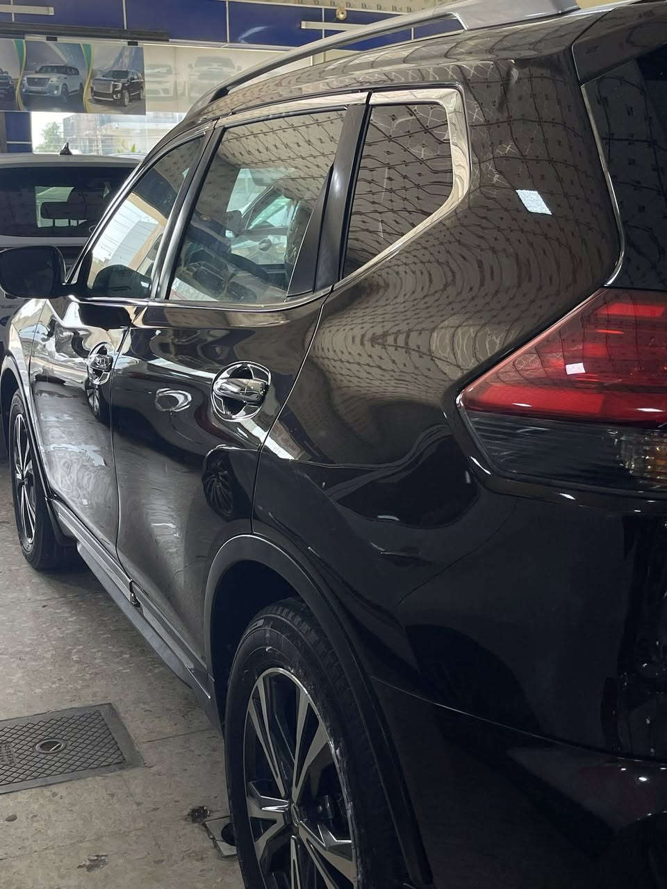 السلام عليكم ورحمة الله وبركاته
من رخصة الادمن المحترم 

نيسان اكس تريل  2019 SV خليجي كفاله

ماشية 52.000 حقيقي

المكينة 4 سلندر 2500 دوش المرغوبة

بدون ضرر ولا صبغ 

شاصي و دواخل سليمة

 

المواصفات : 

بصمة + تشغيل عن بعد 

كرسي سائق كهربائي

شاشة بيها اندرويد اوتو وابل كار بلي 

كاميرا خلفية 

تبريد شاشة

تدفئة تبريد مقاعد

رادار امامي وخلفي وجانبي 

تحديد مسار 

نقطة عمياء 

قطعتين تبريد 

صندوق كهرب وبحركة القدم 

تحديد مسار + تحكمات ستيرن 

مثبت سرعة 

وضعيات قيادة سبورت + ايكو  + نورمال 

طخم تاير جديد 

الموقع / الانبار الفلوجة  ***********

السعر مناسب
