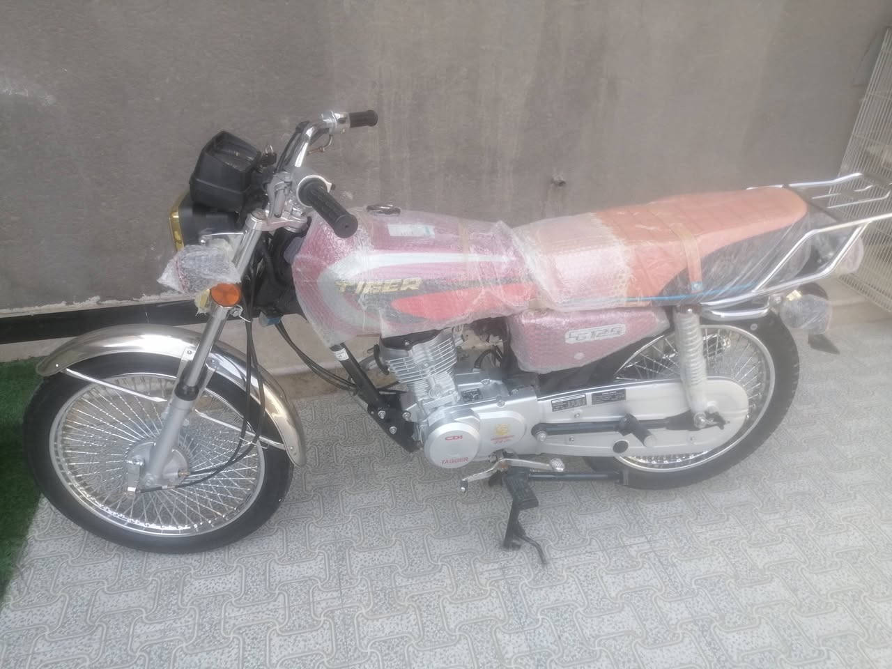 سلام عليكم تايكر موديل ٢٥ صارلهه شهر طالعه من الوكيل اوراق،، بيع مستعجل نهايتهه ٧٥٠ مكاني السماوه *********** واتساب
