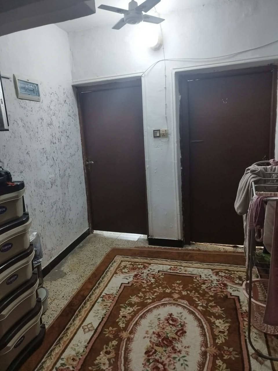 بيت للبيع الدوره حي اسيا قريب على كليه الهادي مساحته 100م واجهه 10 نزال  10 طابقين ثلاث غرف نوم استقبال مطبخ حولي حمام عدد3 سطحين غرفه فوك سندويتش مسويه مخزن بناء التسعينات بس نظيف ترميم من داخلبيت طابو ملك سعره 170


**إذا كنت صاحب هذا الإعلان وتريد حذفه لأي سبب، رجاءا أرسل رسالة إلى الدعم الفني**