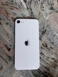 آيفون SE • ١٢٨ • صقلاويه