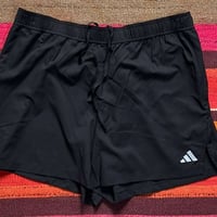 اديداس رياضي • اورجنال • مقاس ٢ اكس