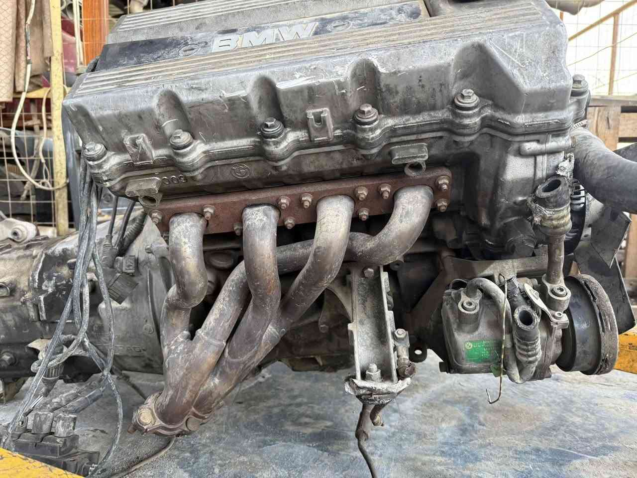 صاروخ كامل 1800 زنجيل 4 سلندر حاويه شرط برغي مامفتوح بي 
تفرعات كامله حتى باور وداينمو وكوبريسر كله كامل وشرط النضافة
السعر 500$  
***********
