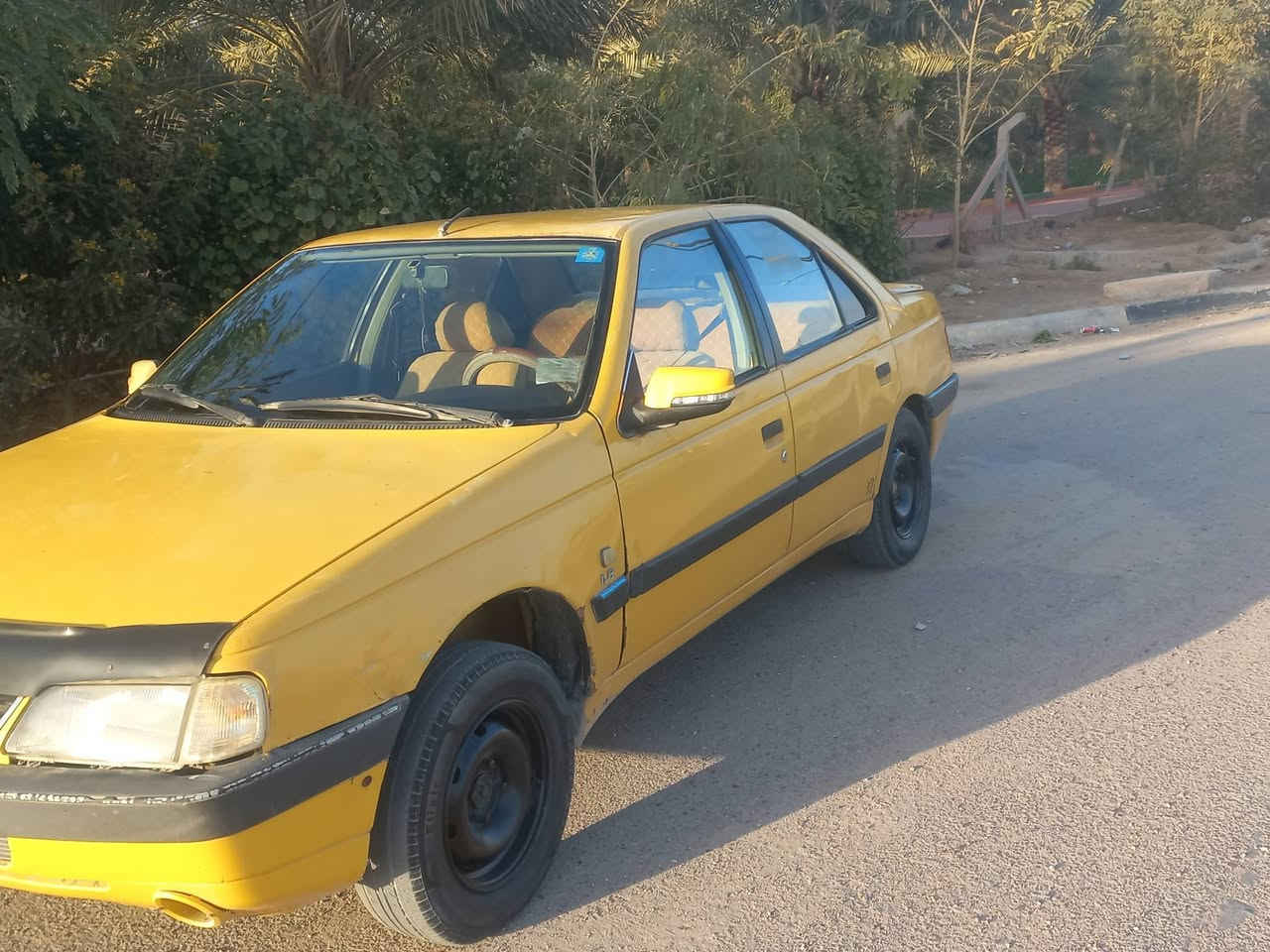 السلام عليكم للبيع بيجو 405 موديل 2010السعر 30$ بيها مجال قليل حك الجيه مصفره هيأة وغرامات باسمي مكان كربلاء  ***********
