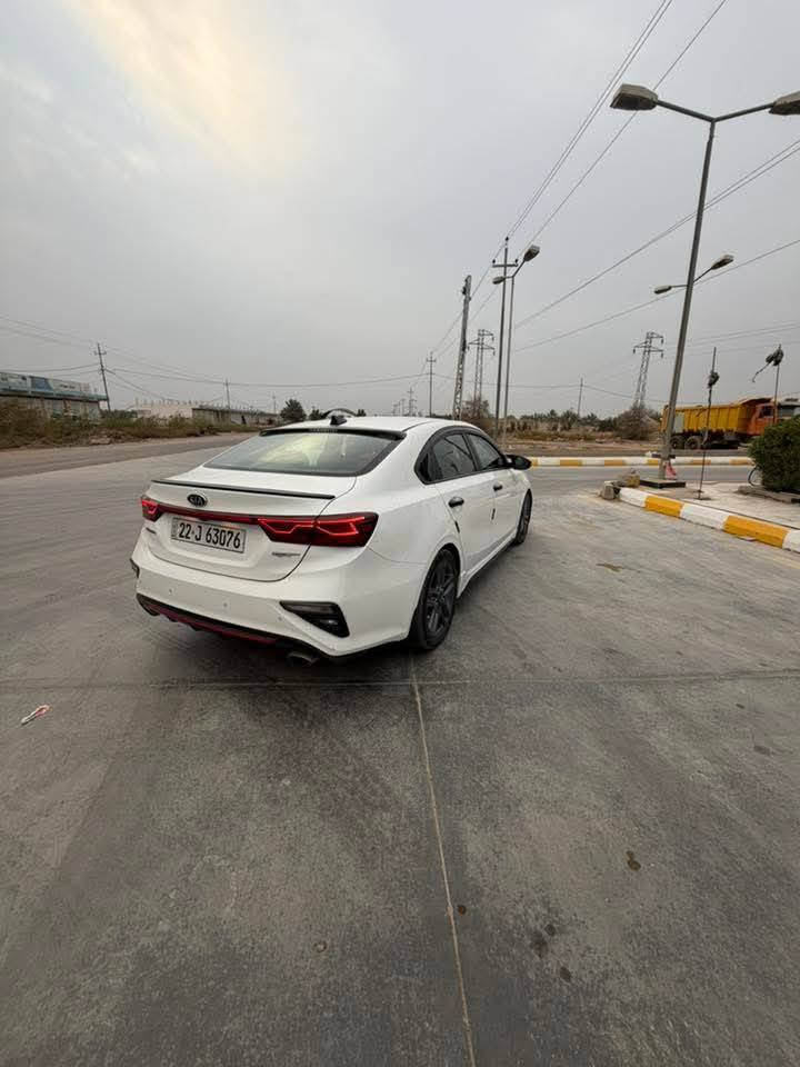 السلام عليكم للبيع سيراتو ٢٠٢٠ جيتي لاين تيربو كير ٨ نمره سياره جديده كلش معنا الكلمه ماشيه ٩١ رقم اربيل مكفوله خليجي قول مواصفات بصمه 
السعر ١٦٠ وبيه مجال قليل 
المكان واسط الصويره
***********
