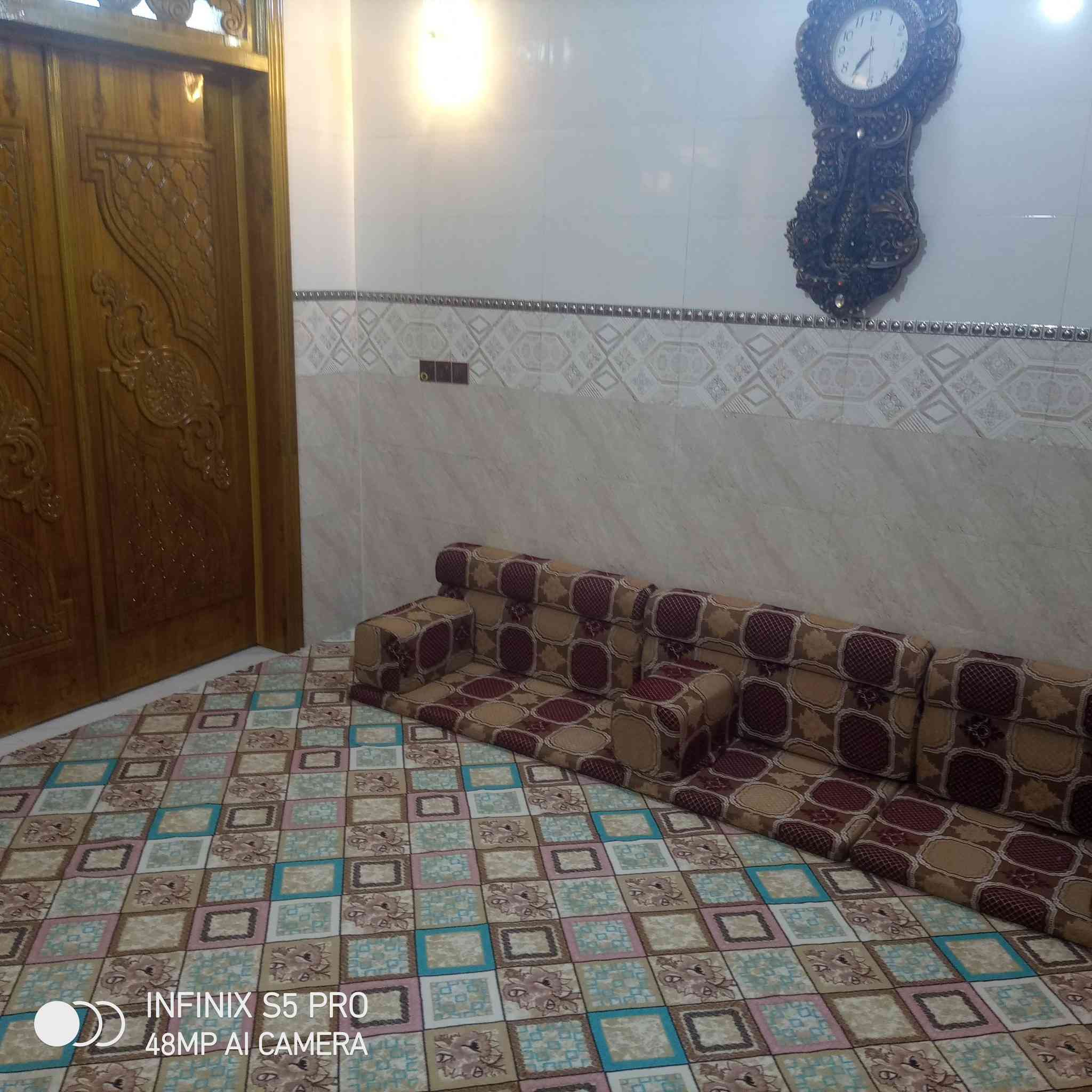 السلام عليكم ديوان عربي 14 متر مصار اله سنه من مشترينا مفروش قليل السعر 350 وبي مجالم تواصل هذا الرقم ***********
