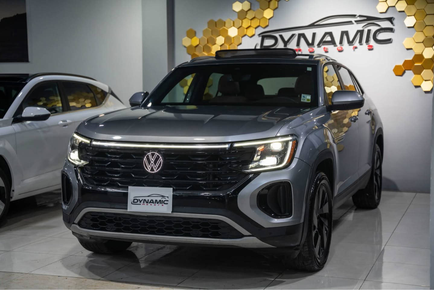 2024 VOLKSWAGEN ATLAS CROSS SPORT

سعر : 🔥🔥
موديل :2024
مواصفات : SE
محرك : 4 سلندر
وارد : امريكي
عداد : 27,500ميل
صبغ : ٣ قطعة صبغ 
ارباك : فقط بردة
رقم : ( موقط) ( كاتي)
ناونيشان هةولير جادةي حديد و خشب پيشنگاي دايناميك موتورز
بو زانياري زياتر پةيوةندي بكةن بة وتس اب
*********** 
=================== أربيل, العراق
