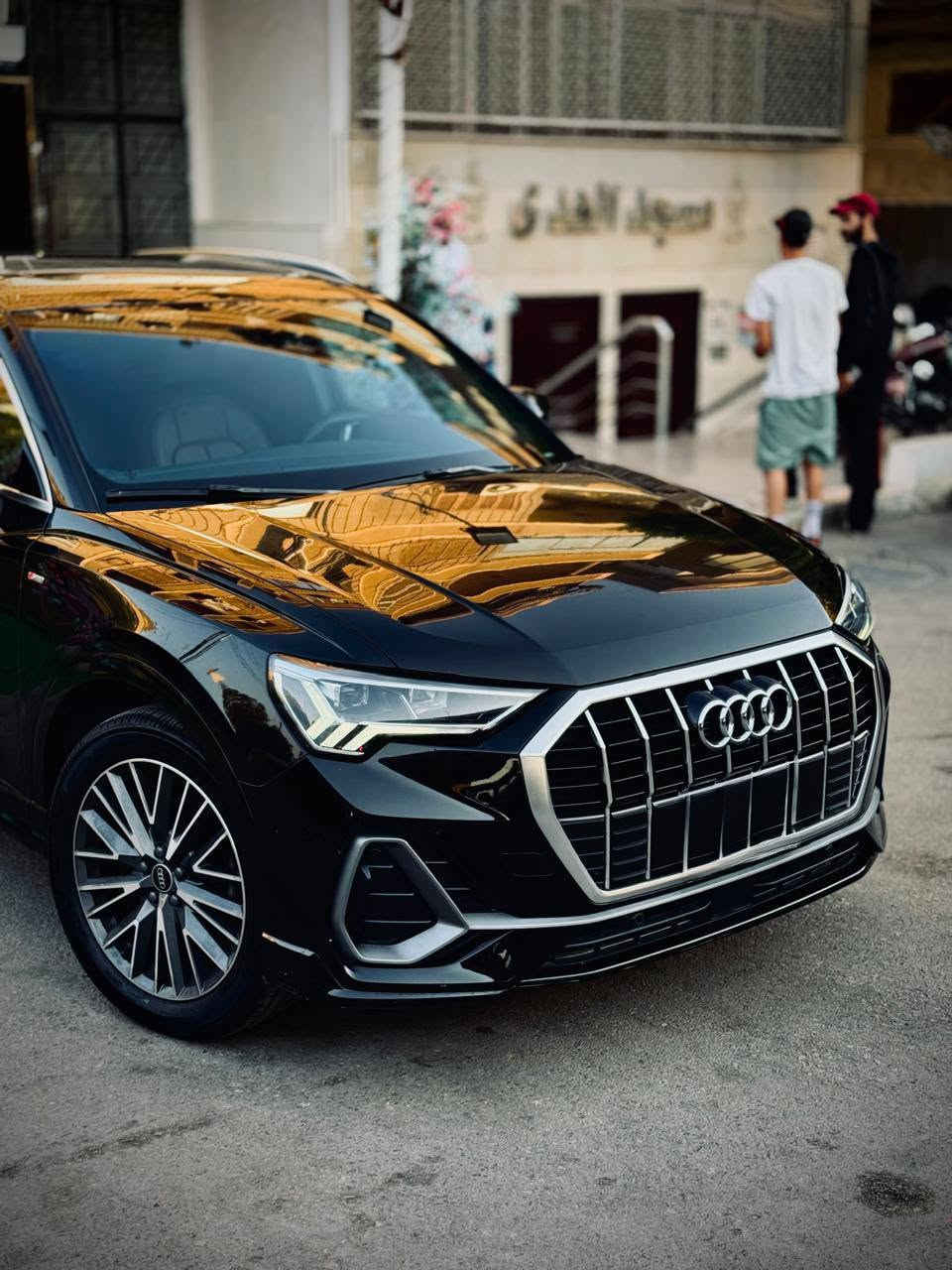 نوع = اودى Q3
موديل = 2023
الفئه = اعلى فئه S line
عداد = 80 الف كم صيانات توكيل 
مرور = القاهرة الجديدة 
رخصه = سنه 
حاله الصاج = فبريكه من الداخل و من الخارج 
التواصل ٠١١٢٠١٧٥٢٤٨
المعاينه مصر الجديده القاهرة, مصر


**إذا كنت صاحب هذا الإعلان وتريد حذفه لأي سبب، رجاءا أرسل رسالة إلى الدعم الفني**