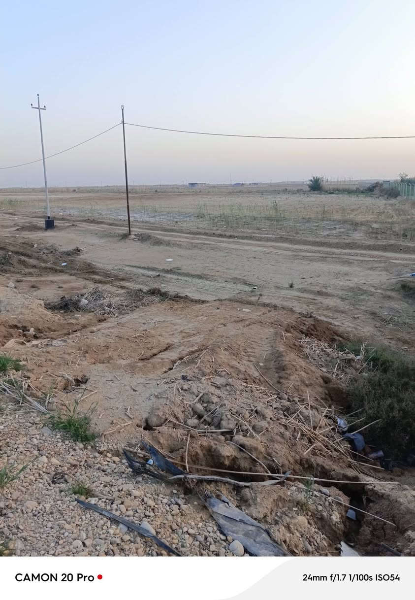 يا الله كاع على طريق بغداد كوت مساحه 14 دونم الواجه 180 عشارع العام مال دبوني بجهت شط تصلح لكافه المشاريع طابو سند 25 باسم شخص واحد فقط سعر دونم 30 ومن الله التوفيق ***********
