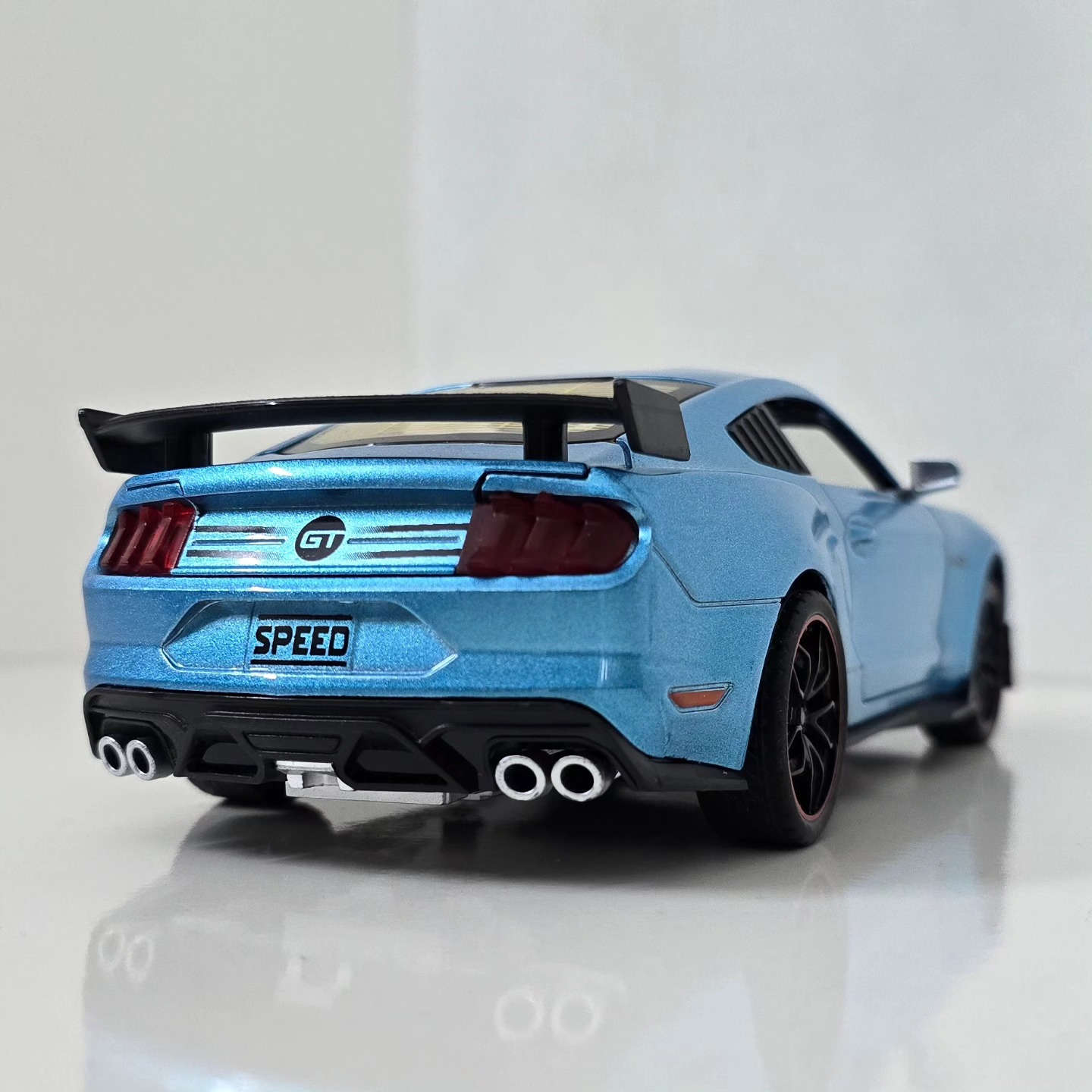 2015 Ford Mustang Shelby GT500 🚘
مجسم سيارة حجم 1:24 
تفتح كامل أبواب بنيد صندوق
إضاءة + صوت
السعر : 15 الف
توصيل متوفر لجميع أنحاء العراق 🇮🇶📦


**إذا كنت صاحب هذا الإعلان وتريد حذفه لأي سبب، رجاءا أرسل رسالة إلى الدعم الفني**