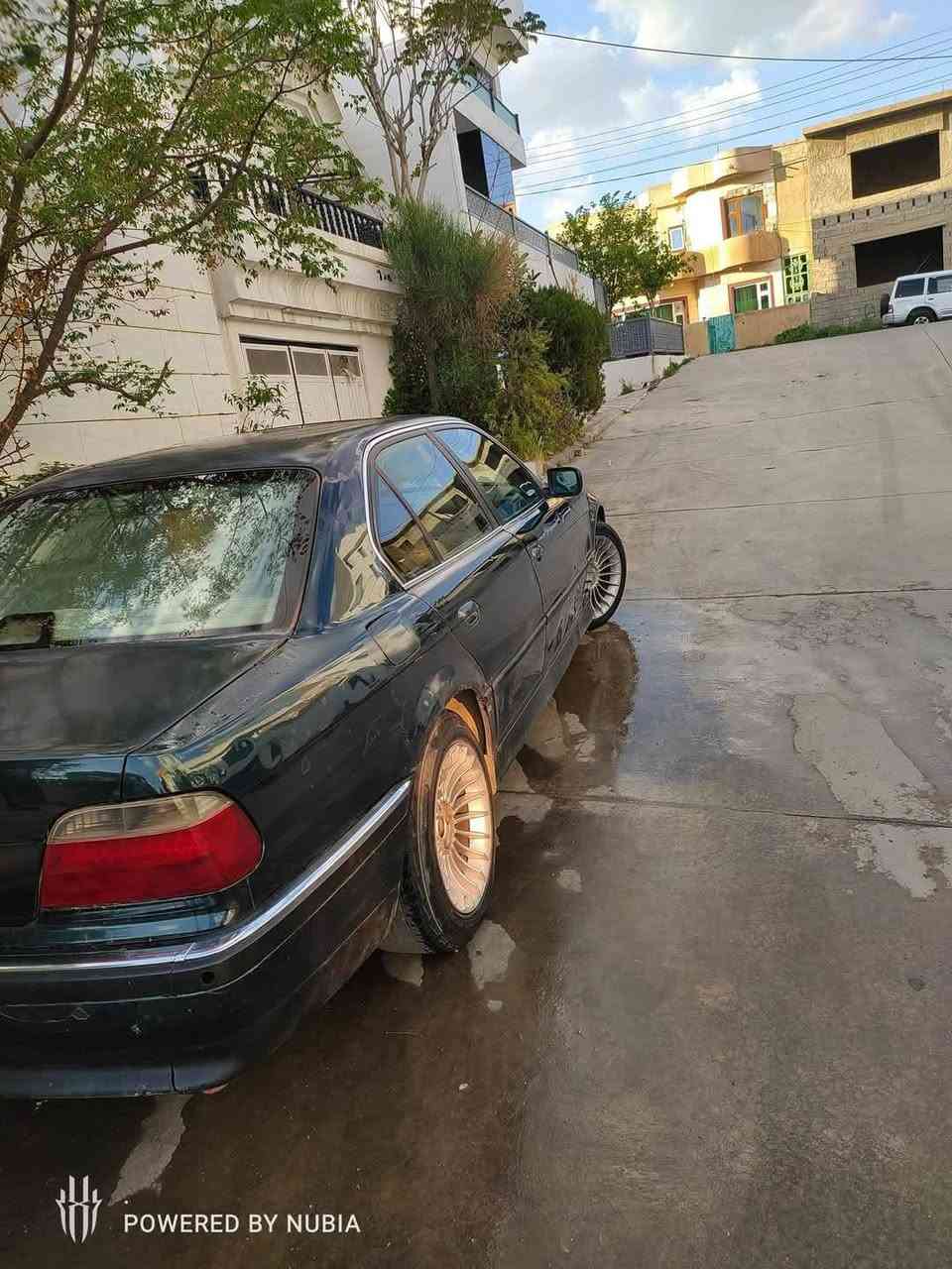 BMW E38 V8 3.5 
سەیارەکە گێڕی لەقوورس هەڵەسێ 
مەکینە ۳.٥ هەشت بستۆنی کەپسە کووشن جڵد و کارەبا و هیتەر ئاوێنە کارەباو ئەوتۆیە تەبرید ساردوو گەرم و دوزۆنە سیدی پۆکسە ساوند سیستەمە سڵایت چوارجام کارەبا بێ دەعم و بۆیاخی نیە  سوکان ڤۆلیۆمە  زۆر مواسەفاتی تر ئاڕمی هەولێرە بەس بەشەرت نییەم لە
سەیارەکە گێڕی تێک چوە ئاوا ئەفرۆشم لە سلێمانیم *********** wats up السليمانية, العراق
