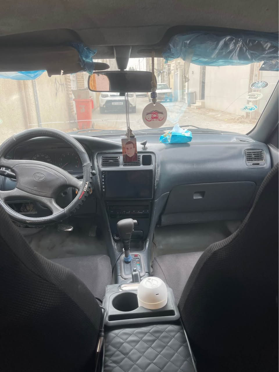 سلام عليكم 
كورلا موديل 93 للبيع 
رقم بغداد 
مكفولا من الكصه ولعيب الشرعي 
تبريد شغال كهربايات شغاله وشاشا 
السعر 48 وبيها مجال 
رقم التلفون *********** وبي واتساب النجف, العراق
