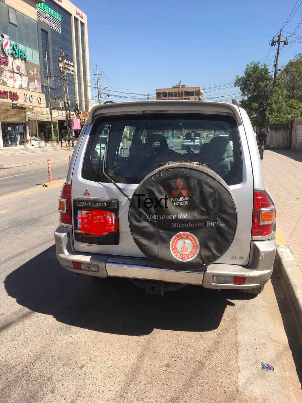 السلام عليكم
ميتسوبيشي باجيرو 
موديل 2001 
المحرك 3500
العداد 144000
ناقل الحركة عادي Manual 
اللون. رصاصي 
السعر 7000 $
واتس اب ***********
