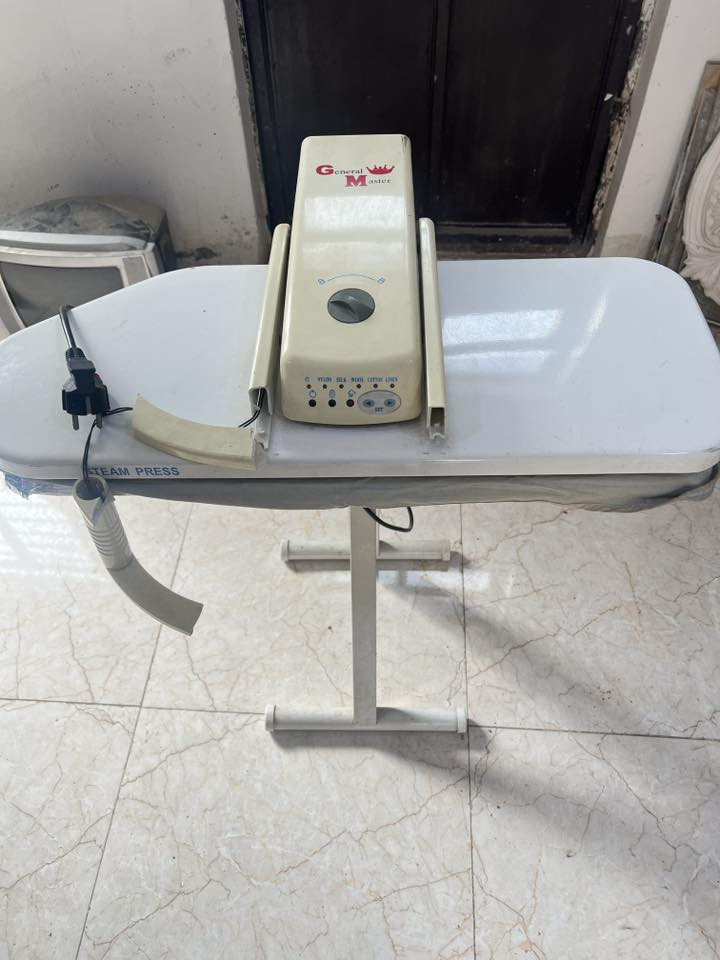 ثريات عدد 3 شغالات ونضيفات 25 الف

مفرغه هواي مال كاونتر كبيرا شغاله مثل موضح بالفديو سعر 50 الف 

راوتر شغال سعر 10

مغسله نضيفه سعر 20 الف 

اوتي نضيف وشغال بس اليده مكسوره وتلزك سعر 35 
الف 
مفرغات هواي مفاحصهن ابيع فحم عدد 4 20 الف 

واتب ساب *********** يوجد توصيل بغداد

