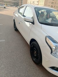 نيسان صني مصري موديل 25 ماشيه 11الف مكفولة كفاله عامه  السعر 120 قفل م...