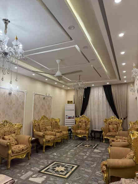 تخم زان مصري دمياطي 10مقاعد مع طبله وسطيه مرمر طببعي مكاني البياع حي التراث شراي اتصل
***********
