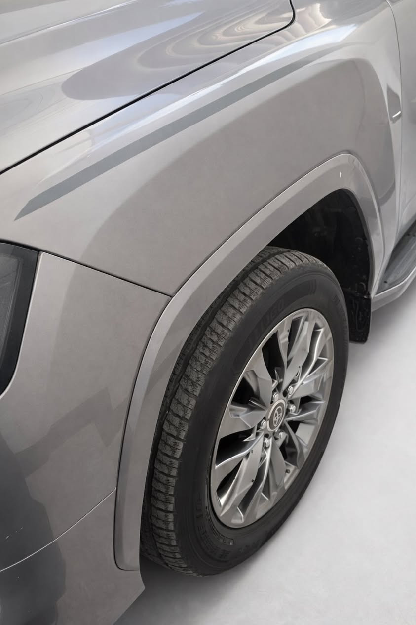 تويوتا لاندكروز
فخامة داخلية ✨
قوة على الطريق 💪
وجمال يبقى سنين
________________________

✅تيوتا لاندكروزر ساز ٢٠٢٢ تنفس طبيعي 
✅تغليف ppf كامل / السياره بحاله الوكاله 

✅لون عسلي ٣ شاشات 
✅تبريد وتدفئة بلكشنات الاماميه والخلفيه  

✅تشغيل عن بعد جميع الأبواب بصمه والمري ✅الجانبيه شفط  

✅رقم بغداد مشروع وطني باسمي تتحول باي ✅محافظه 
✅ريمونت عدد ٢.. ماشيه 63 الف 

✅العنوان __البصره __ ***********
                                          ***********   
✅اكتب تم لمعرفه السعر 💵 على الخاص 🤝
