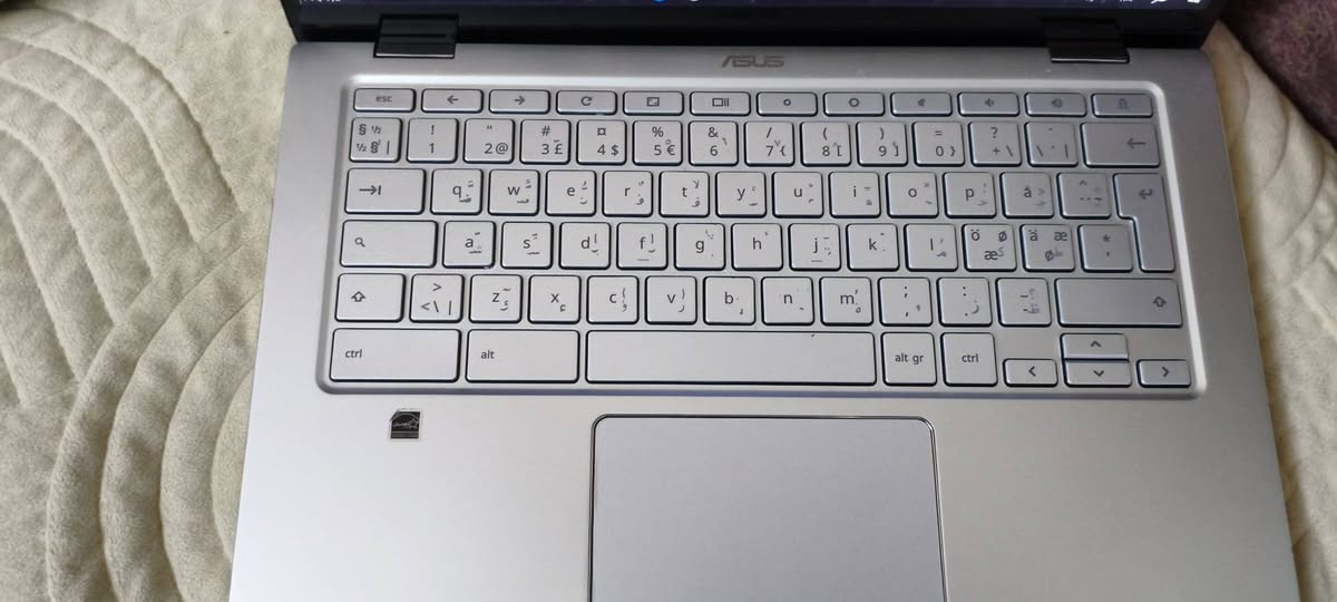 السلام عليكم 
المواصفات ⬇️
m3
جيل 8
هارد 64 ssd
رام 8G
كارت شاشة داخلي 4G
نظام التشغيل ويندوز 10
الجهاز سوبر سوبر
سلم شاشة لمس
تاج قلاب 360 درجة
ينفع للدراسة وللألعاب وللشغل
جداً راقي 👍
السعر 275 وبي مجال


**إذا كنت صاحب هذا الإعلان وتريد حذفه لأي سبب، رجاءا أرسل رسالة إلى الدعم الفني**