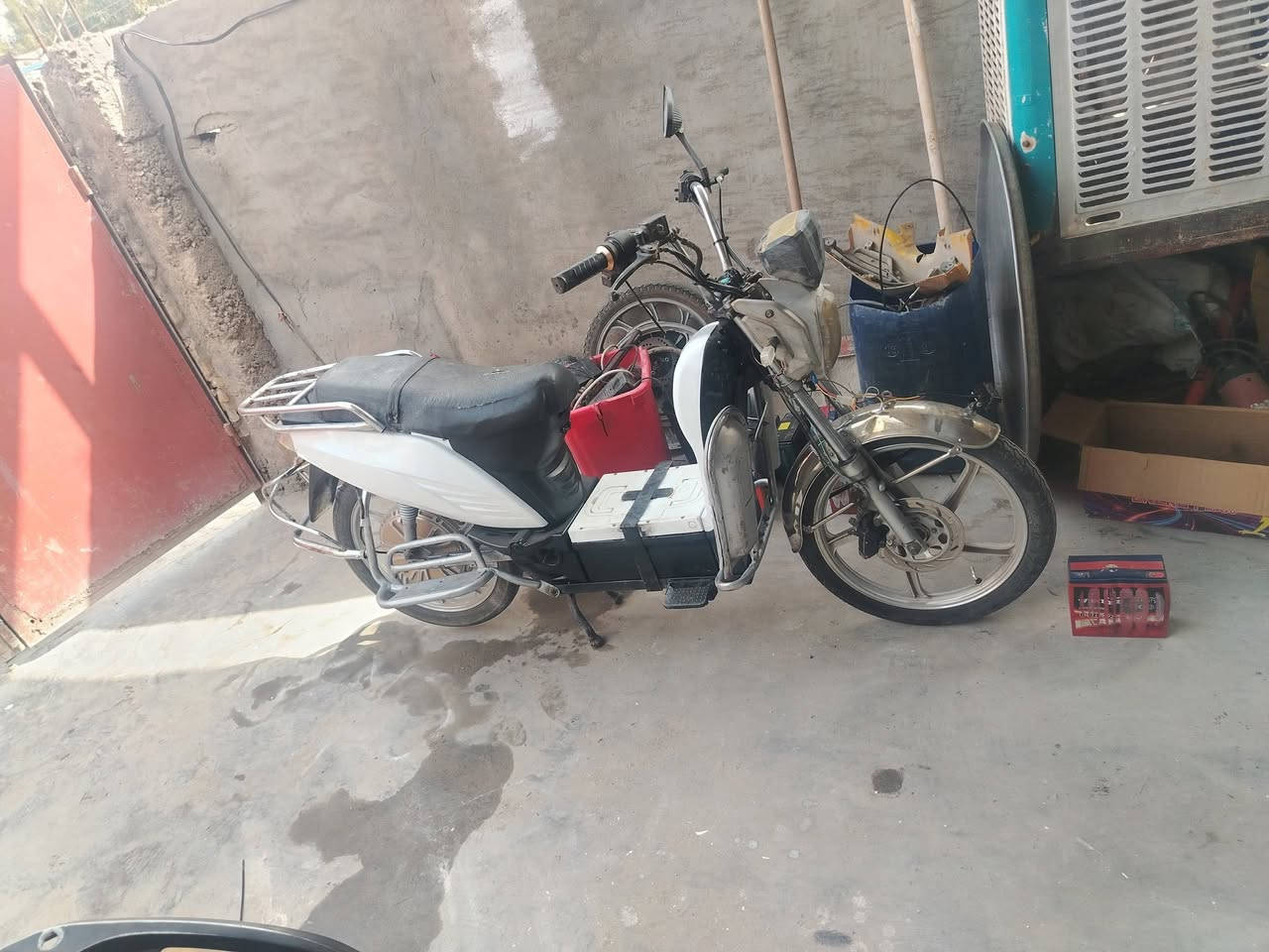 دراجه شحن نوع هارلي للبيع
كلها شغاله مابيه اي عطل
وبطاريات يمشنك 30
كيلو
السعر 325 وبيه مجال قليل مكاني اللطيفيه حي الزهور


**إذا كنت صاحب هذا الإعلان وتريد حذفه لأي سبب، رجاءا أرسل رسالة إلى الدعم الفني**