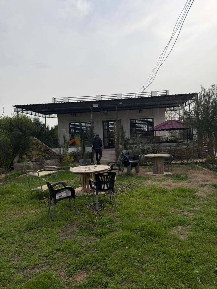 السلام عليكم مزرعة للبيع في قرية يرغنتي مقابل المقبرة النموذجية مساحتها 1250 متر وبيها بيت كامل مايعوزها اي نقص للتواصل ***********
