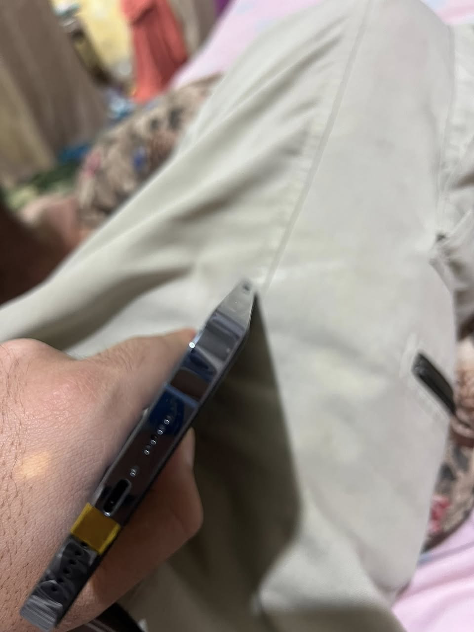 ايفون ١٣ برو ماكس
بطاريه ٩٦
ذاكره ١ تيرا
الجهاز بالكارتونه مع الملحقات ومكفول من الفتح 
شخط مابي
ويا شاحنه شركة عين الفهد الاصليه وكارتونته
السعر ٧٦٠ الف وبي مجال حك الجيه
العنوان بغداد المعامل العماري
للاتصال
***********
