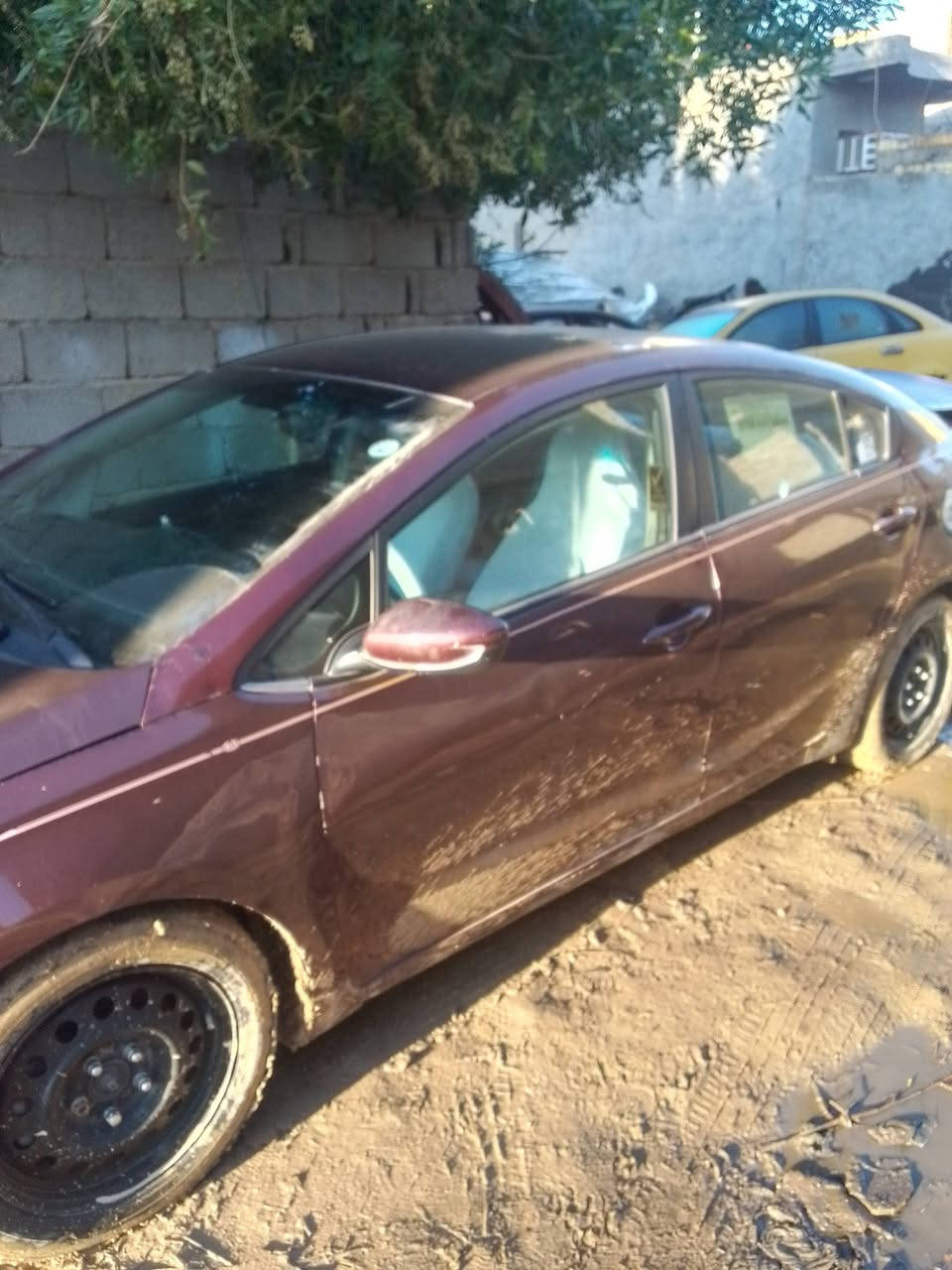 كيا فورتي 2017 مكينه دوش 2000 السعر 98 رقم اربيل جديد ***********
