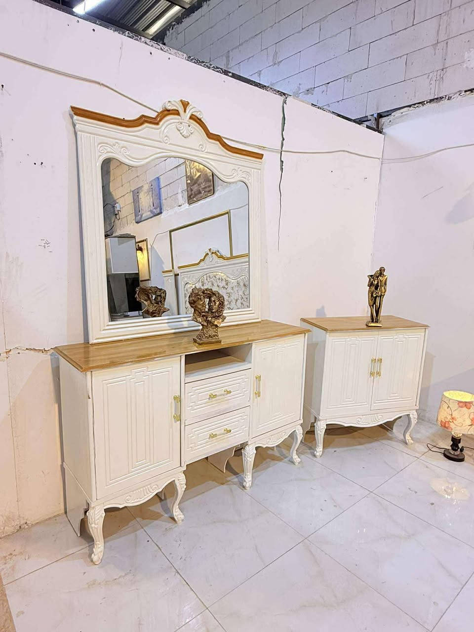 غرفه بيضه صبخ حراري 
تصميم تركي شغل وسط 
السعر ٩٥٠ ٩٠٠ قفل
شد نقل داخل بغداد مجاني 
نضافه ١٠٠ مستعمل يوم واحد 
غرفه كيوت حلوه


**إذا كنت صاحب هذا الإعلان وتريد حذفه لأي سبب، رجاءا أرسل رسالة إلى الدعم الفني**