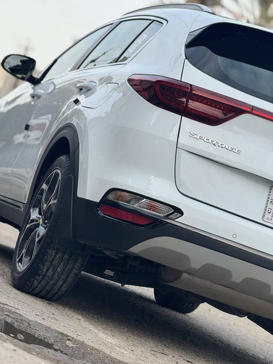 تحية طيبه
سبورتج خليجي موديل ٢٠٢٠ (جي تي لاين)
Gt lien
رقم بغداد الدولي الجديد
 مشروع وطني 
مجددة ٥ سنوات الى سنة ٢٠٣١
اللون ابيض 
ماشية ٤٣ الف كم فقط 

 🔺السيارة مكفولة كفاله عامة من كلشي (كفالة من الصبغ والتبديل وتعديل والحالوب وكلشي كفالة عامة)

🔺ضمان (الشركة الدولية ٥ سنين)
طبعاً ال جي تي لاين مواصفات معروفة اعلى مواصفات بلسنبة للسبورتج 

فوووووول مواصفات 
مواصفاته /
⬅️بانوراما 
⬅️بصمة تشغيل
⬅️بصمة ابواب
⬅️ تشغيل عن بعد
⬅️جنطة كهرباء + ذكية
⬅️كير بوكس ٦ نمر
⬅️شاشة أبل كار بلي 
⬅️هاند بريك بصمة
⬅️اريل نفكيشن
⬅️كراسي ٢ كهرباء
⬅️كاميرا دوارة 
⬅️حساس امامي 
⬅️حساس خلفي
⬅️محرك ٢٠٠٠ دوش
⬅️داخل جلد لونين حمصي اصلي 
⬅️نضام ترحيب 
⬅️مراية جانبيه متحركه مع اضائة فلشر
⬅️كشاف زنون رباعي
⬅️اوتو هولد
⬅️نضام نزول منحدرات
⬅️البك لايت لد 
⬅️مدخل يو اس بي 
⬅️بلوتوث
⬅️مخرج طاقة ثلاثي
⬅️لد نهاري
⬅️شاحن واير لس 
⬅️نضام اي بي سي
⬅️كتات جي تي امامي 
⬅️كتات جي تي خلفي
⬅️فول تحكم ستيرن 
⬅️الترايش برونز
⬅️دوس كروم
⬅️ماسحات اوتو
⬅️اشاير بلمري
⬅️ثلاثة انضمة قيادة
⬅️ويل ١٩ 
⬅️الداخل اسود لماع مميز
⬅️الستيرن رياضي D 
⬅️اوتو ميديا
⬅️المراية الوسطية اوتو تدم
⬅️دوسات الامنيوم
⬅️كشنات رياضي
⬅️نضام ايزو فكس 
⬅️برده جنطة خلفية 
⬅️شاحن واير ليس  
⬅️شفتات مقود الستيرن
⬅️كشافات هيلوجين زنون أبيض
⬅️الاضاءه الداخليه لد أبيض
⬅️ايرباكات فول عدد ١٠
⬅️يدات نيكل 
⬅️قطعتين تبريد
⬅️علامة سبورتج بلابواب

🔺السيارة بعده ع وضعية الشركة النايلونات الفابلون جميع العدة بعده ع وضع الشركة 
حتى البصمة الثانية بعد بنايلون الشركة 

واضافة السيارة ع وضعيته من الشركة لان ع نفس الايد وحده من استلامة 
الفابلون الداخلي والخارجي اكثريته موجوده من استلامه 

🔺وطبعاً السيارة داخلة هزه جديدة قبل ايام 
ومجددة السنوية ٥ سنوات الى ٢٠٣١
ومحول الارقام الجديدة الدولية
وب اسمي
 ومن كلشي كاملة يعني الياخذه ميحتاجله شي 
تحويل ثاني يوم

السياره سعره ٢١٦ ورقة
(دفتيرن و ١٦ )
ومكان السيارة بغداد
وهذا رقمي 
***********
