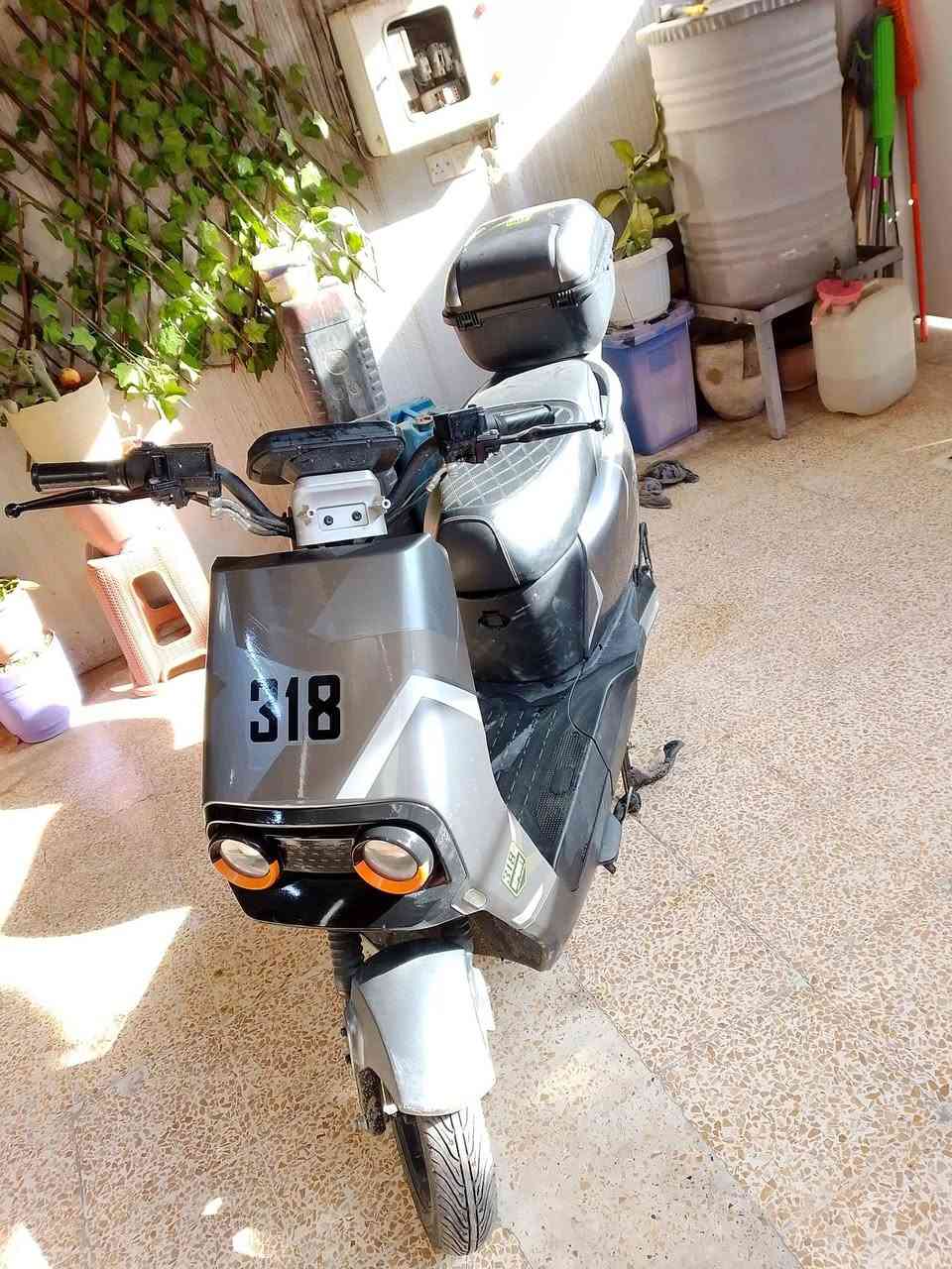 السلام عليكم عندي ماطور شحن للبيع 6باتري كبار  تشغيل عن بعد مثبت سرعه بريكات دسك نشرات ليليه تايرات جدد السعر 525وبي مجال للطيبين تواصل *********** او خاص
