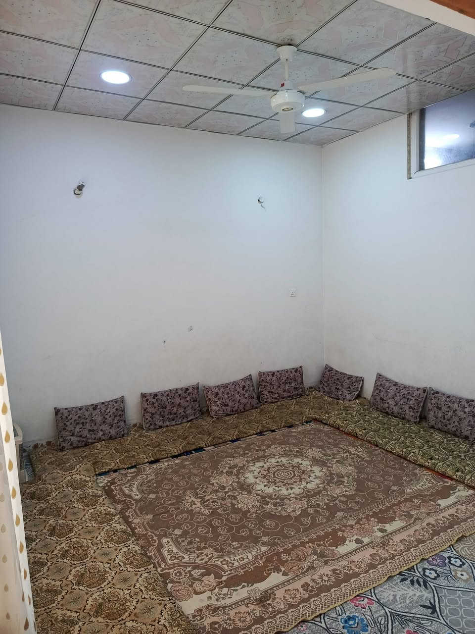 دار للبيع 100متر واجهه 5 طول20
زراعي كامل الاوراق بسمي بل بلديه
بناية تاريخ البيت 2015/2016
يتكون طابق الأرضي من الحوش وغرفة خطار 4×4 سقف ثانوي وممر ومطبخ ومنور 250×110والصحيات وفوك الصحيات مخزن 2×160
وغرفة نوم 5×4 وطابق الثاني يتكون من بلكونه غرفةخطار5×4 سقف ثانوي مطبخ وصحيات وفوك صحيات مخزن2×160وغرفة
نوم 5×4 قاطين درج خارجي مكان تسعين قرب مديرية تربية كركوك فرع حسينية الامام حسن المجتبى
السعر 95 مليون وقابل للتفاوض وهاذ رقمي 👇
                ***********
