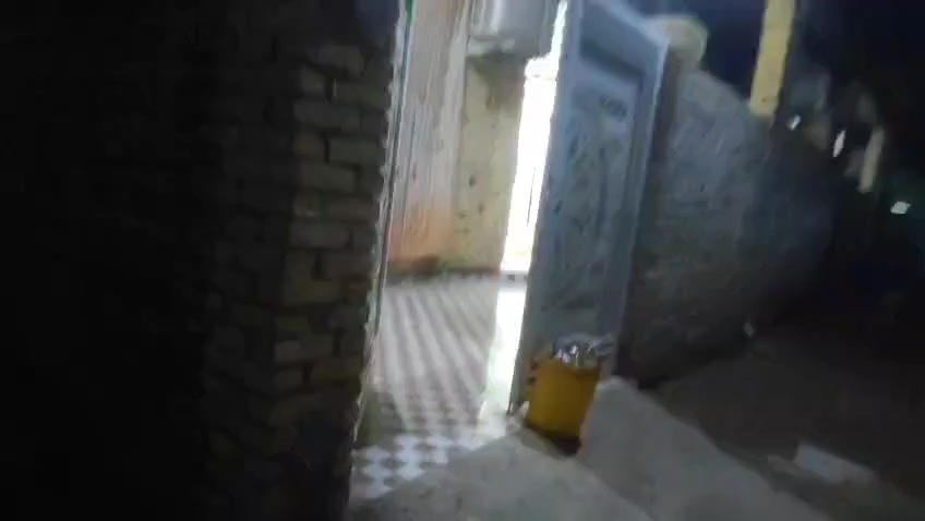 بيت للبيع حي الحوراء شارع الجامع ١٠٠ متر مربع ركن شارع ٢٠ موقع كلش حلو شارع صب للإستفسار الاتصال على الرقم ***********
