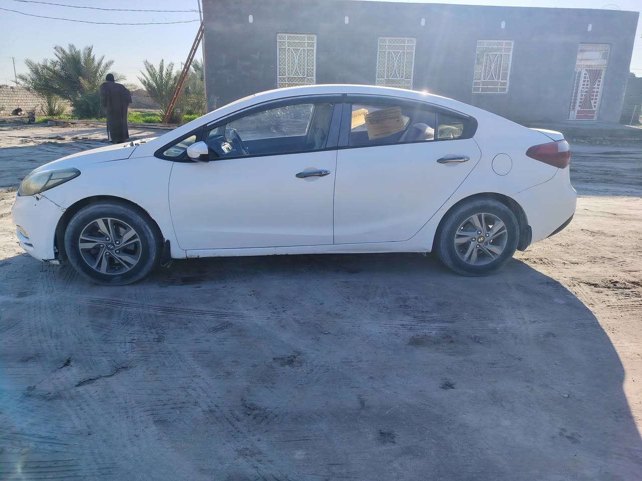 سلام عليكم
للبيع سيراتو موديل ٢٠١٤  مكينه وكير وحدادية كله ع شرط
مصبوغه حزام سعرها ١٠٥ عنوانها سماوة /خضر
***********
