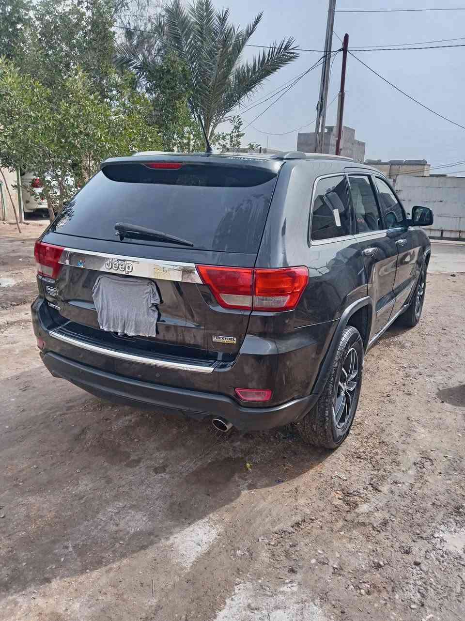 سلام عليكم جيب امريكي موديل 13رقم بغداد الماني بسمي تبريد شغال لون اسود السعر 150وبيه مجال مكاني بغداد الشرطه الخامسه ***********
