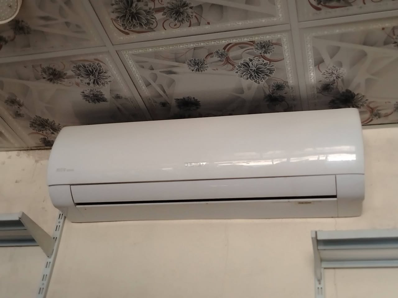 السلام عليكم 
توجد غراض أسواق كامله برادات ممتازه ورفوف
وسفينه وسبالت ومبرده ومجمدات الموقع الزعفرانيه
أسواق الفراشه..
للاستفسار الاتصال على الرقم :*********** (حسن الزركاني )
