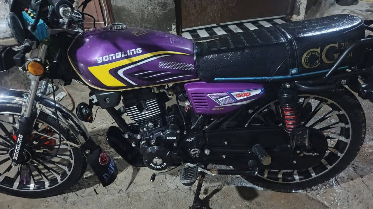 السلام عليكم دراجة للبيع سفانه موديل 26 بصمة و تحكم عن بعد السعر 900 وبيه مجال شيء قليل *********** 
***********
